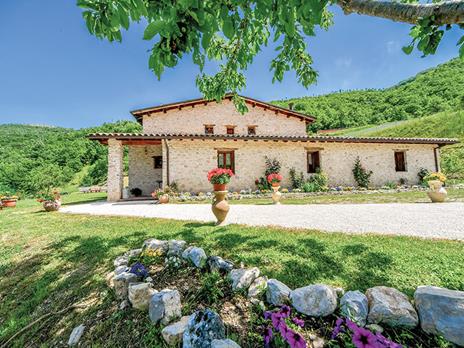 SMARTBOX - Tradizioni e sapori: 2 giorni in agriturismo con cena - Cofanetto regalo - 3