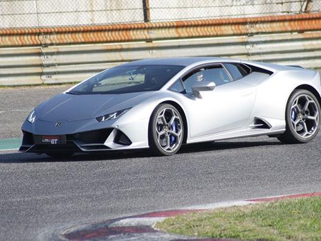SMARTBOX - 3 giri di pista in Lamborghini Huracán EVO e video ricordo - Cofanetto regalo - 3