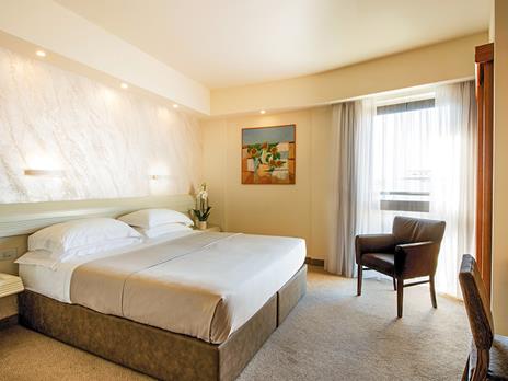 SMARTBOX - Compleanno in Spa: 1 notte in hotel 4* per amanti del relax - Cofanetto regalo - 12