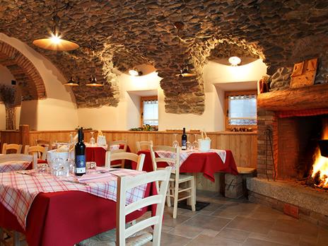 SMARTBOX - A tavola con amore: romantiche cene per 2 - Cofanetto regalo - 5