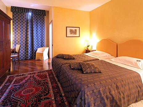 SMARTBOX - Soggiorno da favola in Piemonte: 1 romantica notte con aperitivo al Castello Rosso - Cofanetto regalo - 5