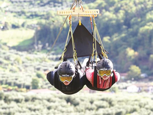 SMARTBOX - Adrenalina sulla zipline più lunga al mondo: un emozionante volo per 2 con video ricordo - Cofanetto regalo - 3