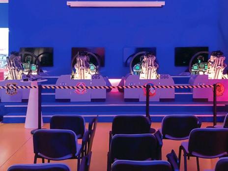 SMARTBOX - Adrenalina in quota: volo su simulatore Boeing 737- 800NG e Caccia F18 - Cofanetto regalo - 4