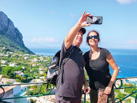 SMARTBOX - Affascinante tour guidato a piedi dell'isola di Capri con pranzo leggero per 2 persone - Cofanetto regalo - 3
