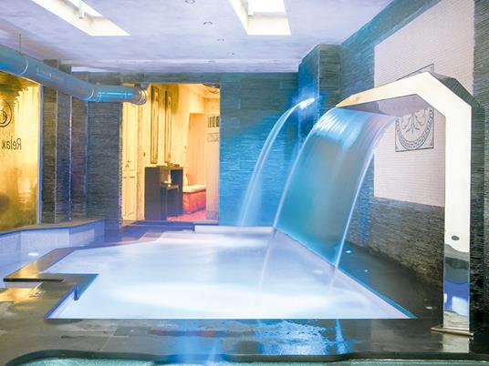 SMARTBOX - Relax e gusto a Montecatini Terme: 1 accesso Spa con kit incluso e 1 pranzo leggero per 2 - Cofanetto regalo - 5