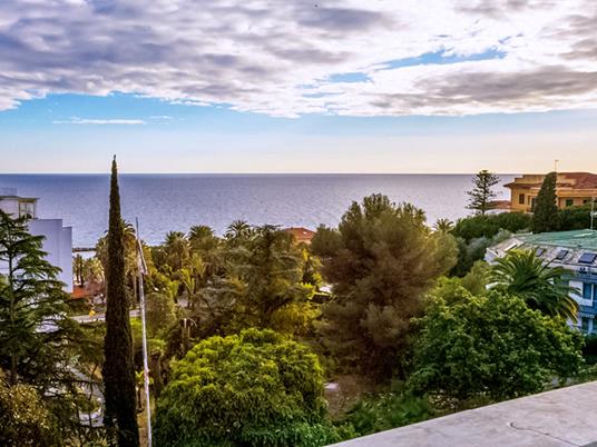 SMARTBOX - Magie sanremesi: 1 romantica notte in hotel 4* con vista sul Mar Ligure - Cofanetto regalo - 11