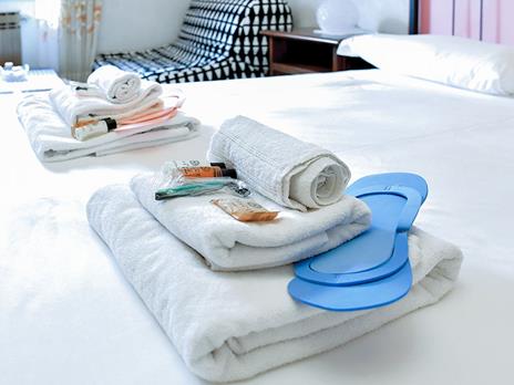 SMARTBOX - Vacanze romane in famiglia: 1 notte con colazione per 2 adulti e 2 bambini - Cofanetto regalo - 5