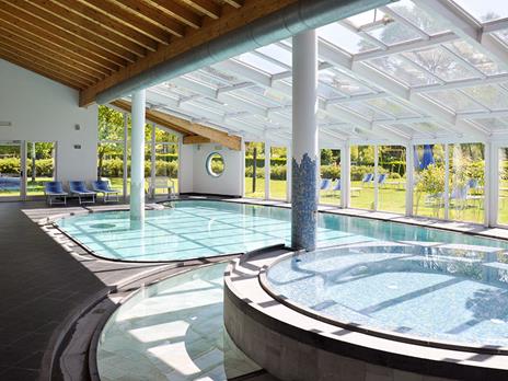 SMARTBOX - Soggiorno di benessere per 2: 1 notte in hotel 3* o 4* con parentesi in idromassaggio - Cofanetto regalo - 7