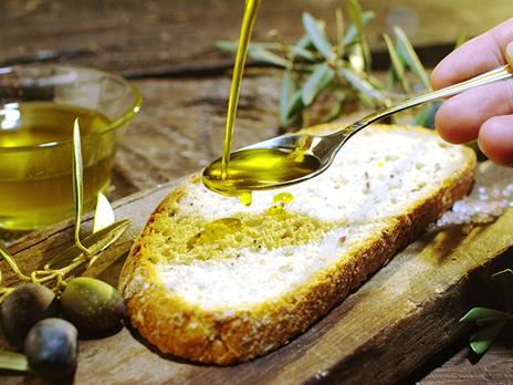 SMARTBOX - 6 bottiglie di olio EVO sicliano o ligure, paté di olive e carciofini sott'olio a casa tua - Cofanetto regalo - 5