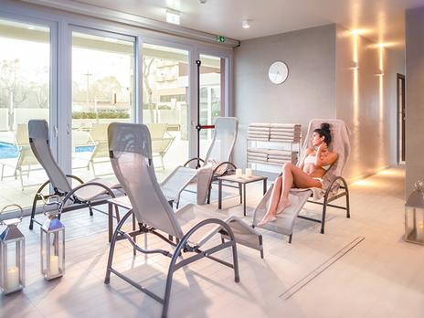 SMARTBOX - Relax a 4 stelle a Rimini: 1 magica notte con colazione e accesso Spa all'Hotel Ascot - Cofanetto regalo - 11