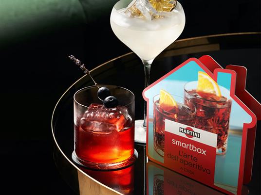 SMARTBOX - L'arte dell'aperitivo a casa - Cofanetto regalo - 1 Martini Box a domicilio e 1 Masterclass in diretta - 3