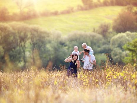 SMARTBOX - Relax in famiglia: 2 notti con colazione e pernottamento gratuito al di sotto di 17 anni - Cofanetto regalo - 5