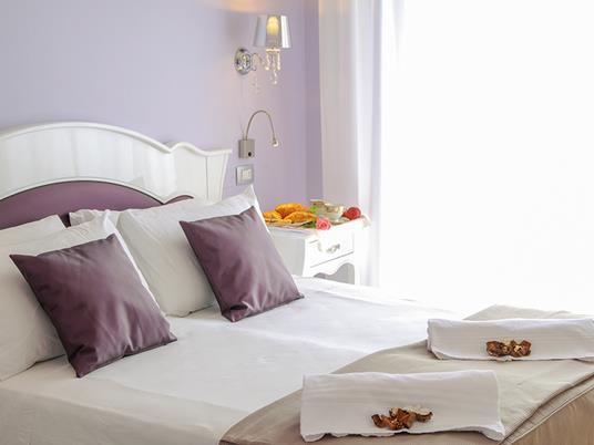 SMARTBOX - Momenti divini a Montepulciano: 3 notti con colazione e 1 degustazione enologica - Cofanetto regalo - 3