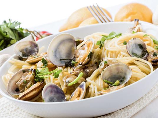 SMARTBOX - Notti magiche: aperitivo e suggestiva cena di 5 portate con vino per 2 - Cofanetto regalo - 5