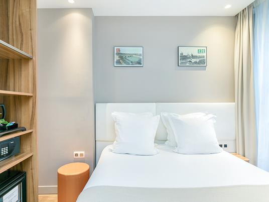 SMARTBOX - Un romantico tramonto a Parigi: soggiorno di 1 notte in eleganti hotel stellati - Cofanetto regalo - 3