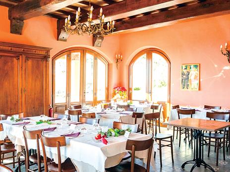 SMARTBOX - A tavola con gusto in famiglia: 1 cena deliziosa per grandi e piccoli - Cofanetto regalo - 5