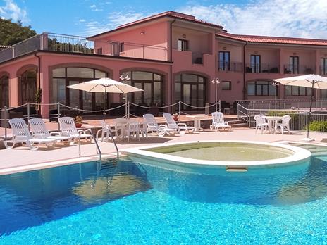 SMARTBOX - Benvenuti al Sud! 1 notte con colazione alla scoperta della Campania con tutta la famiglia - Cofanetto regalo - 3