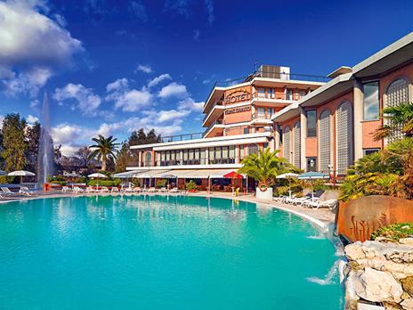 SMARTBOX - Fuga alle terme per 2: 1 notte con accesso Spa - Cofanetto regalo - 5