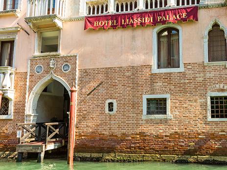 SMARTBOX - 2 suggestive notti con colazione al 4* Liassidi Palace Hotel a pochi passi da Piazza San Marco - Cofanetto regalo - 4