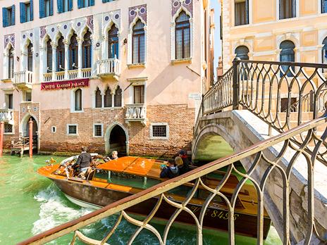 SMARTBOX - 1 notte in camera Deluxe con colazione al 4* Liassidi Palace Hotel vicino a Piazza San Marco - Cofanetto regalo - 4