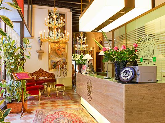 SMARTBOX - 1 notte in camera Deluxe con colazione al 4* Liassidi Palace Hotel vicino a Piazza San Marco - Cofanetto regalo - 5