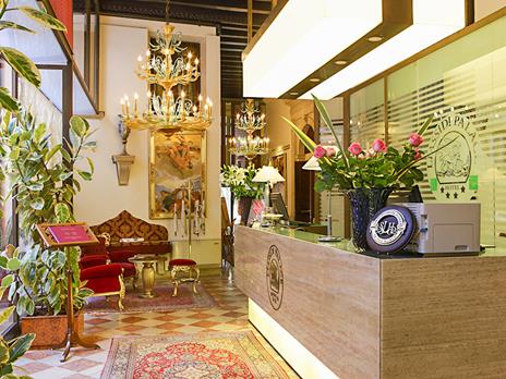 SMARTBOX - 1 notte in camera Deluxe con colazione al 4* Liassidi Palace Hotel vicino a Piazza San Marco - Cofanetto regalo - 8