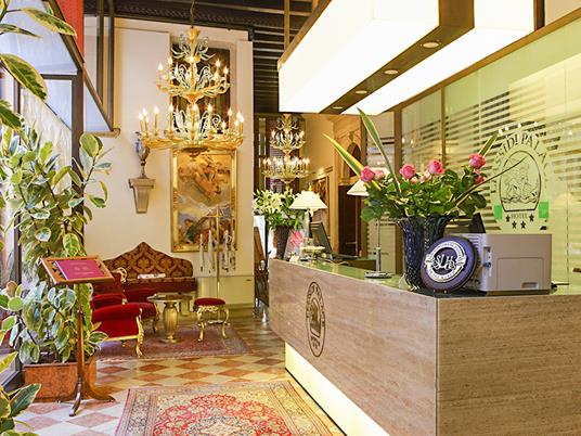 SMARTBOX - 1 notte in camera Deluxe con colazione al 4* Liassidi Palace Hotel vicino a Piazza San Marco - Cofanetto regalo - 8