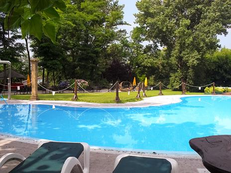 SMARTBOX - Meritato relax: 1 notte a 4* con accesso area benessere e sessione nella grotta di sale - Cofanetto regalo - 4