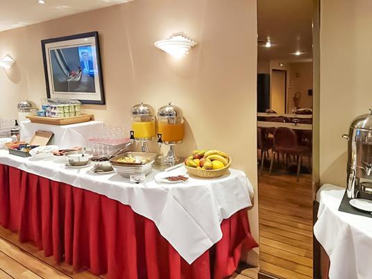 SMARTBOX - 1 notte a due passi da Parigi con accesso al parco Aquaboulevard per 2 adulti e 1 bambino - Cofanetto regalo - 4