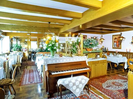 SMARTBOX - 2 notti al 4* La Bocchetta Hotel Wellness & Relax con cena di 3 portate e accesso piscina - Cofanetto regalo - 4