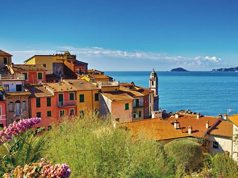 SMARTBOX - Riscopri l'Italia in treno - Trenitalia - Cofanetto regalo - 1 notte con colazione e 2 buoni sconto Trenitalia per 2 persone - 4