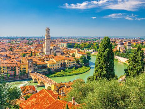 SMARTBOX - Città d'Italia in treno - Frecciarossa - Cofanetto regalo - 1 notte con colazione e 2 buoni sconto Frecciarossa per 2 persone - 4