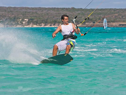 SMARTBOX - 1 adrenalinica attività in riva al mare per 2 amanti dell'acqua salata - Cofanetto regalo - 6