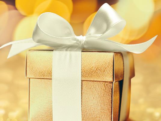 EMOZIONE3 - Auguri! - Cofanetto regalo - 1 deliziosa cena o 1 trattamento relax o 1 attività sportiva per 1 o 2 persone - 4