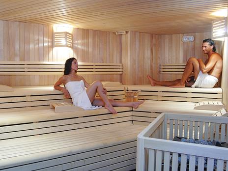 SMARTBOX - Relax per due a Chianciano Terme: accesso di 4 ore alla Spa con camera in appoggio e kit Spa - Cofanetto regalo - 5