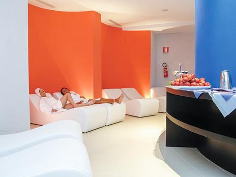 SMARTBOX - Due cuori a Chianciano Terme: accesso alla Spa di 4 ore con massaggio e percorso Kneipp - Cofanetto regalo - 5
