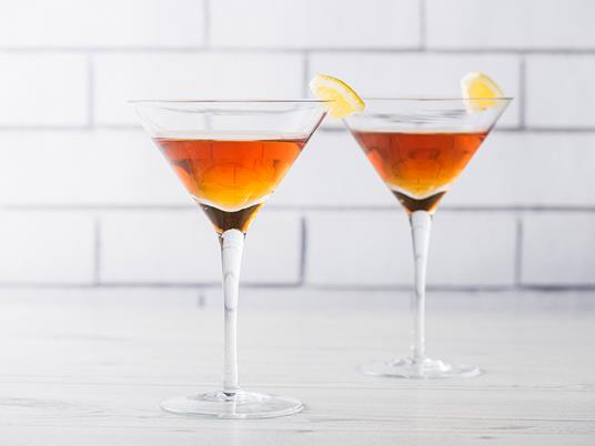 SMARTBOX - Negroni fai da te: 1 bottiglia di Gin, 1 di Vermouth e 1 di Bitter con dosatore a domicilio - Cofanetto regalo - 7