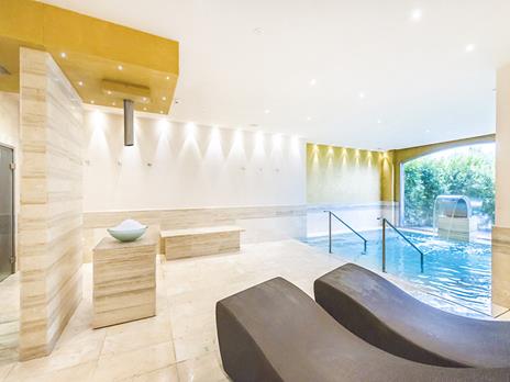 SMARTBOX - Ad un passo dal Sì: 1 notte in hotel 5* con accesso Spa per novelli sposi - Cofanetto regalo - 7