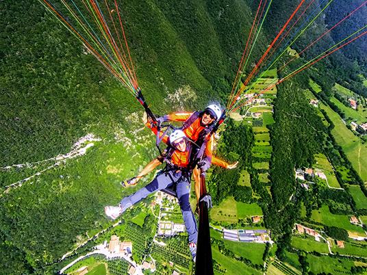 SMARTBOX - Matrimonio ad alta quota: 1 avventura adrenalinica in volo per 2 novelli sposi - Cofanetto regalo - 3