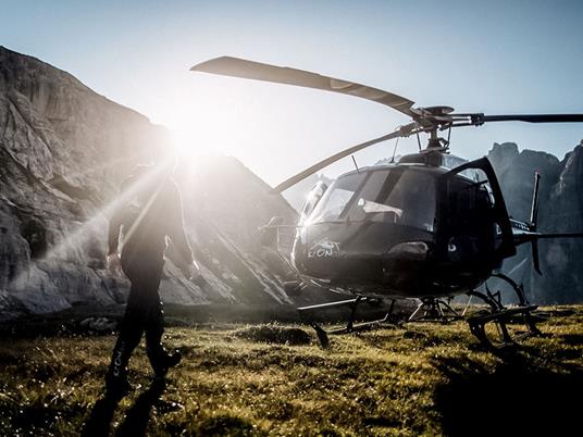 SMARTBOX - Magiche Dolomiti dall'alto: esclusivo volo in elicottero sul Lago di Braies per 5 persone - Cofanetto regalo - 4