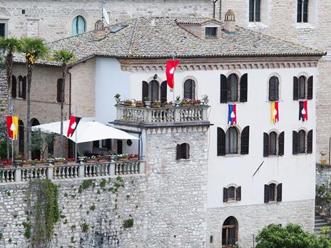 SMARTBOX - 1 incantevole notte nel centro storico di Gubbio in hotel 4* con drink di benvenuto - Cofanetto regalo - 7