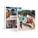 SMARTBOX - Natura e divertimento a Pietra Ligure: 1 lezione di equitazione di 1h e picnic per 2 persone - Cofanetto regalo