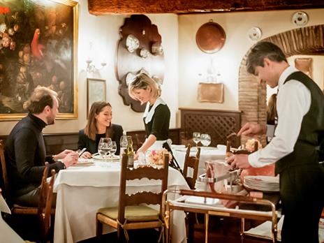 SMARTBOX - 1 cena gourmet per 2 novelli sposi buongustai - Cofanetto regalo - 2