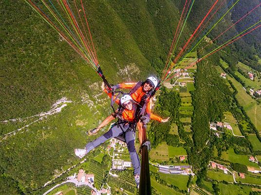 SMARTBOX - Con il cuore tra le nuvole: adrenalina in volo per 2 amanti del brivido - Cofanetto regalo - 3