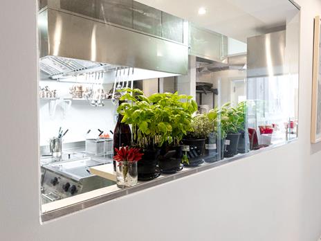 SMARTBOX 1 notte in Junior Suite in residenza d'epoca 4* a Genova con cena e tour in risciò centro storico Cofanetto regalo - 4