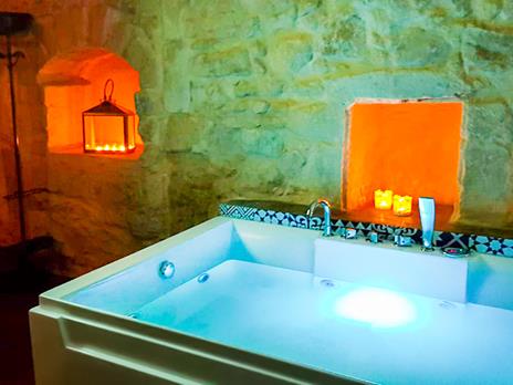 SMARTBOX - Benessere a Ragusa: 2 notti in Suite con massaggio relax - Cofanetto regalo - 3
