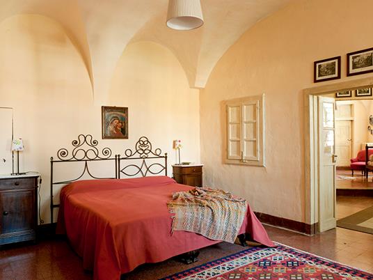 SMARTBOX - 1 notte da fiaba presso il Castello di Rocca Grimalda con visita guidata e degustazione vino - Cofanetto regalo - 3