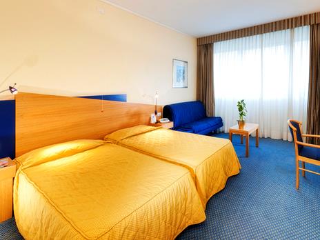 SMARTBOX - In viaggio con amore: romantici soggiorni di 2 notti con cena - Cofanetto regalo - 5