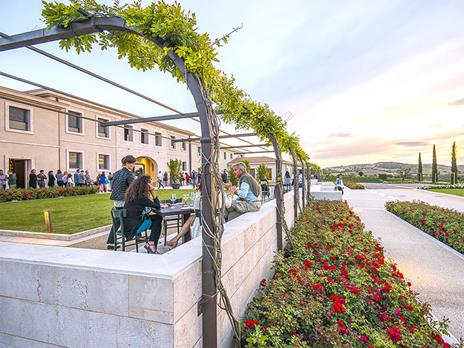 SMARTBOX - 3 giorni da sogno nella verde Toscana: 2 notti con colazione e 1 degustazione di vini - Cofanetto regalo - 6