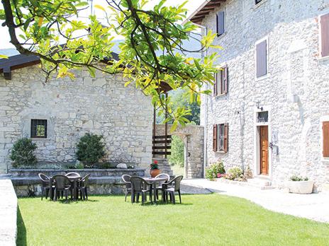 SMARTBOX - Natura, calici e delizie: 1 notte in tipici B&B con gustosa degustazione enogastronomica - Cofanetto regalo - 3